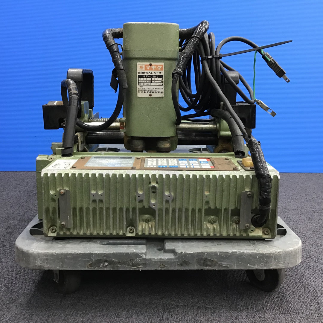 【現状品/ 店頭受取り限定】マキタ/makita 大入れルーター 2516C 通電確認済み【柏店】