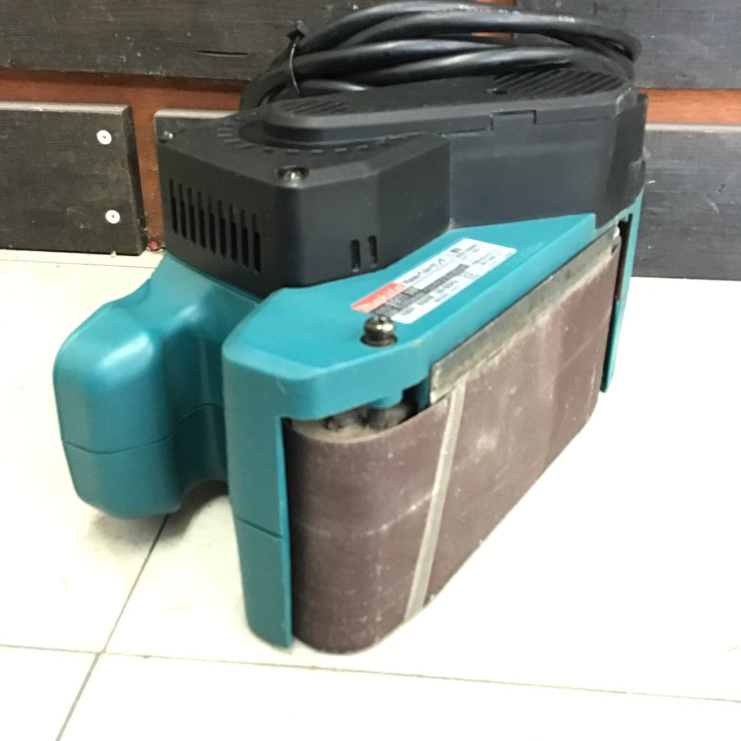 【中古品】マキタ(makita) ベルトサンダ 吸塵装置式 76mm 9911【鴻巣店】
