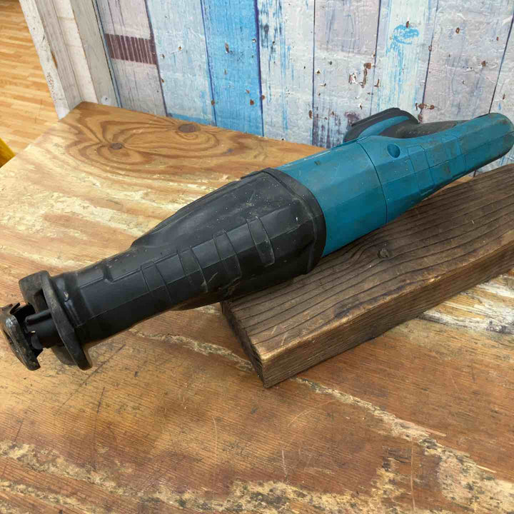 ◇マキタ(makita) コードレスレシプロソー BJR182(海外モデル) JR186D同等　本体のみ【柏店】