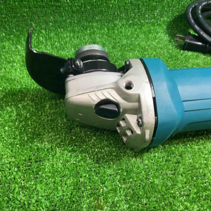 【中古品】 マキタ(makita) 100mmディスクグラインダ 9533B 【藤沢店】