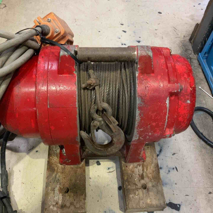【店頭受取り限定】◇新ダイワ(Shindaiwa) 定置型電動ウインチ SW151RB マイティウインチ 150kg【町田店】