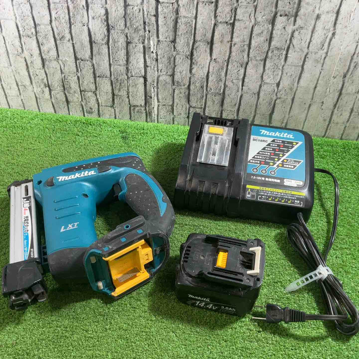 ☆マキタ(makita) 14.4V 4mm J線 コードレスタッカ ST420DRF 動作確認済【川口店】