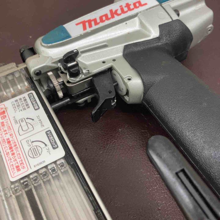 【中古品】 マキタ(makita) 常圧フィニッシュネイラ AF502N 【東大和店】