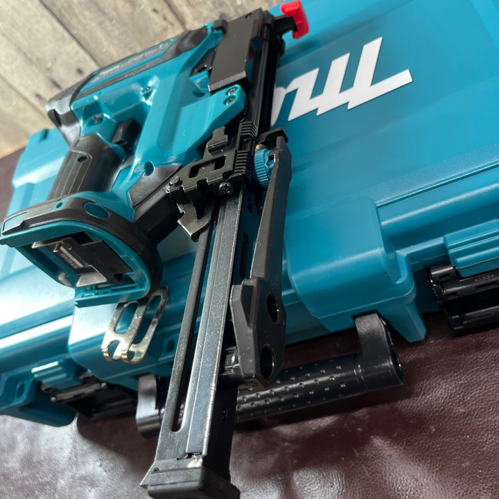 【中古品】★マキタ(makita) コードレスタッカー ST421DZK【東大和店】
