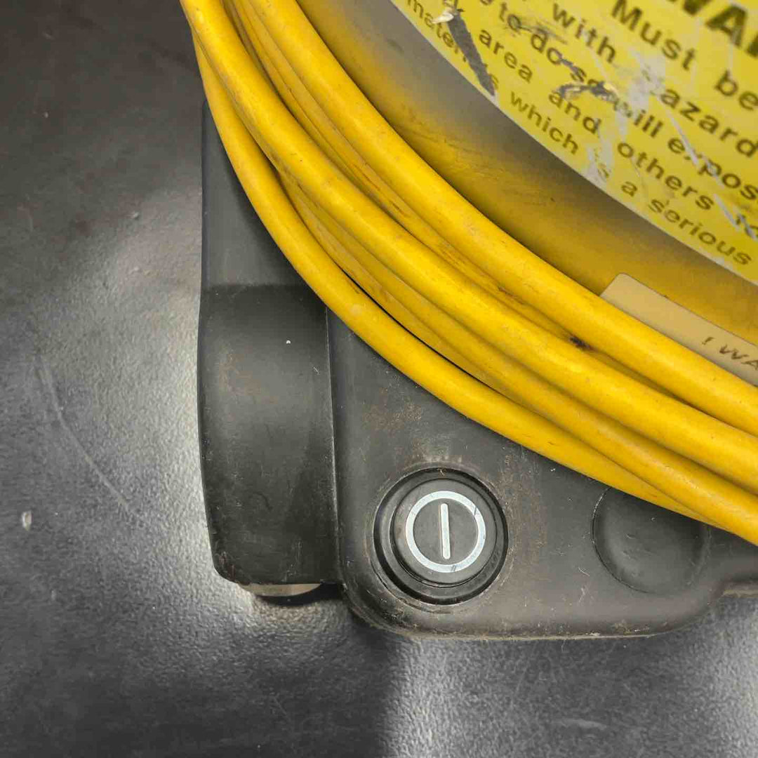 【中古品】 NILFISK ニルフィスク 業務用掃除機 GD930-Ｈ 【藤沢店】