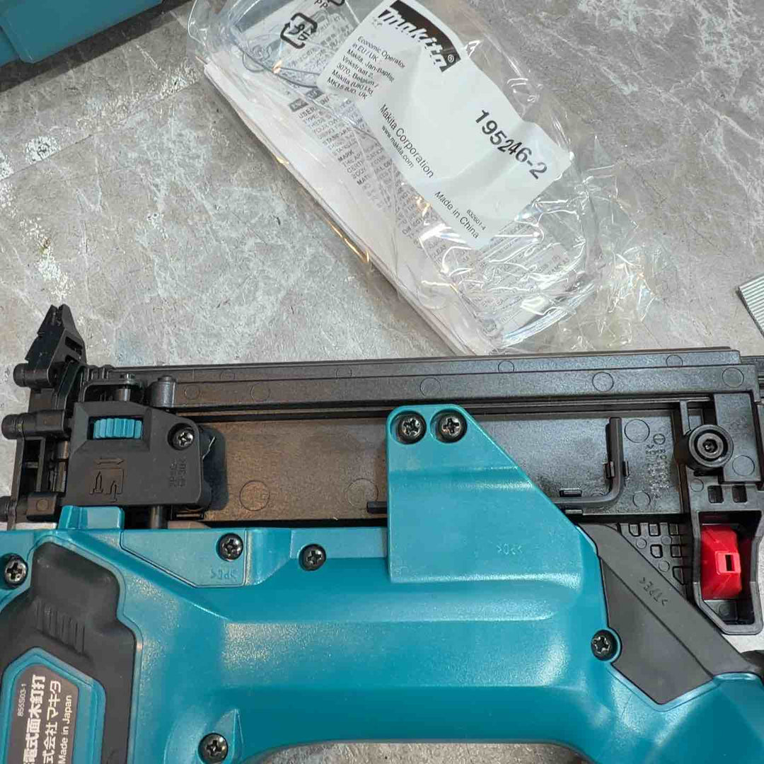 ★マキタ(makita) コードレスフィニッシュネイラ FN350DZK【八潮店】