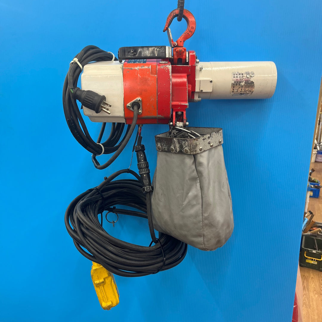 ◇キトー(KITO) 電気チェーンブロック ED2B 240㎏ 揚程15m コード補修箇所あり【岩槻店】