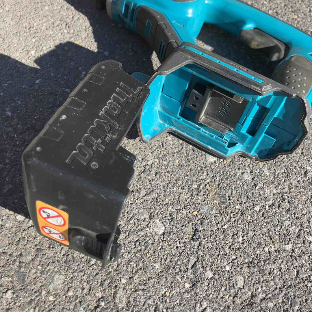 【中古品】 マキタ/makita 14.4vコンクリートバイブレータ・VR340DZ 【桶川店】