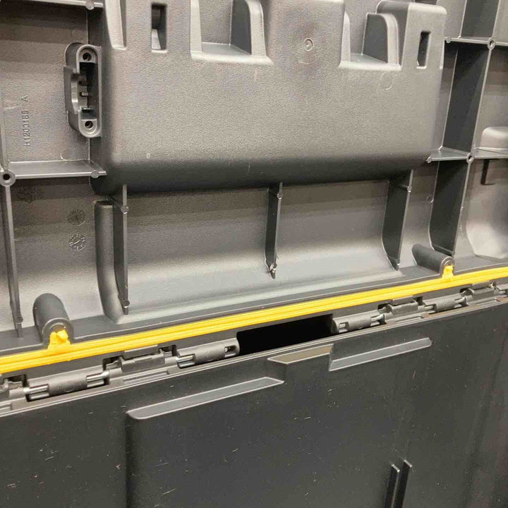 ◇デウォルト(DeWALT) タフシステム2.0 システム収納BOX Mサイズ 工具箱 収納ケース ツールボックス DS300 積み重ね収納 DWST83294-1【川越店】