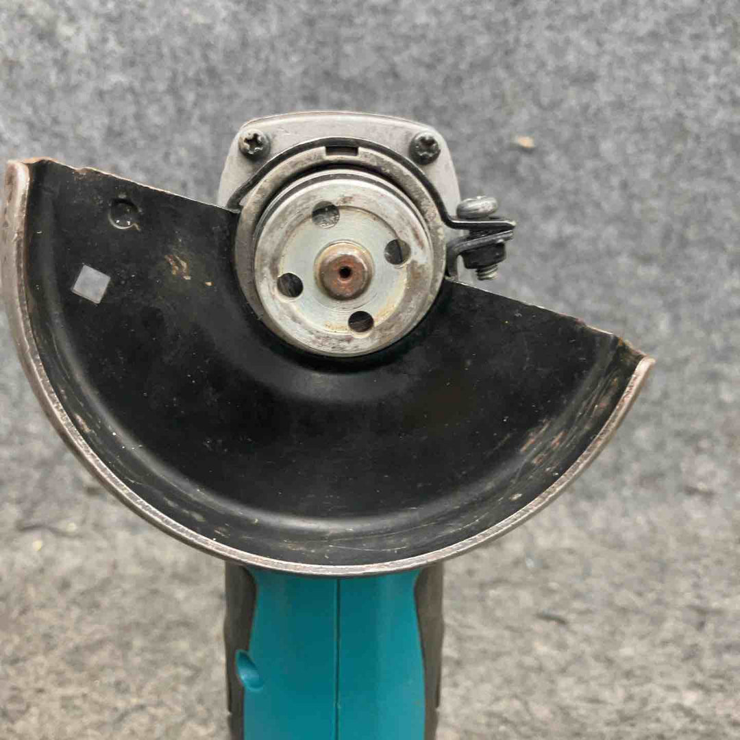 ☆マキタ(makita) 100mmコードレスディスクグラインダー GA400DZ 14.4V3.0Ahのみ使用可【鴻巣店】
