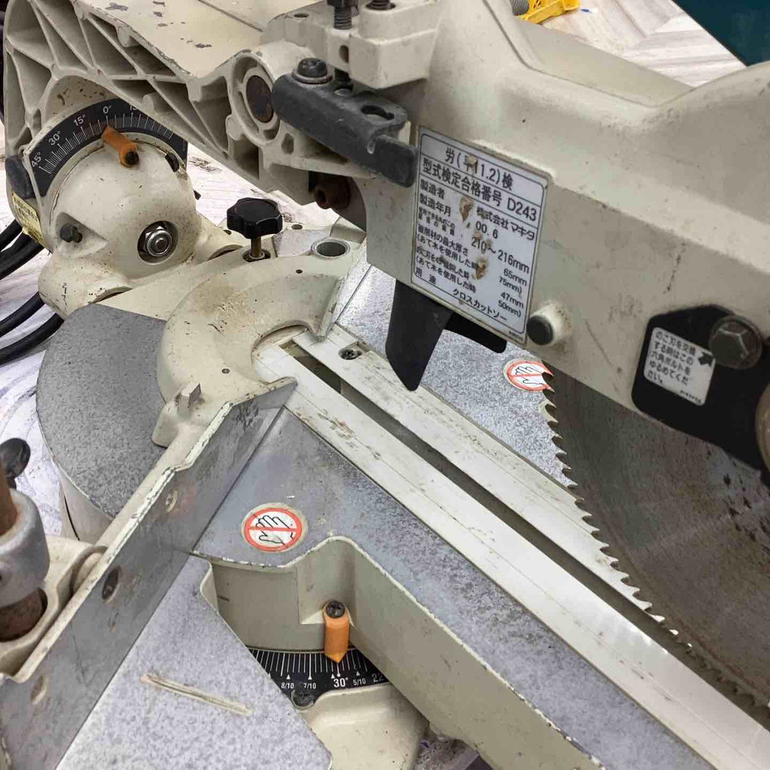 マキタ(makita) 216mm卓上スライド丸ノコ LS0811 ロックオフボタン効かず グリップ曲がり有 ストッパピン丸い所にない 保証なし【越谷店】