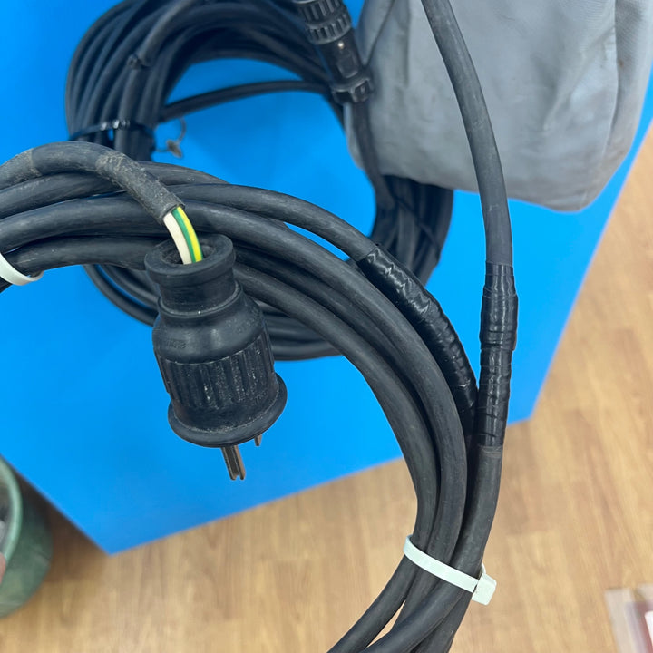 ◇キトー(KITO) 電気チェーンブロック ED2B 240㎏ 揚程15m コード補修箇所あり【岩槻店】
