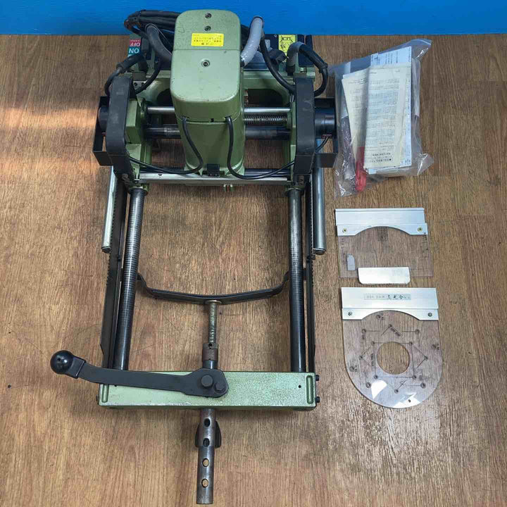 【店頭受取り限定】◇マキタ(makita) 全自動大入レルーター 2516C【岩槻店】