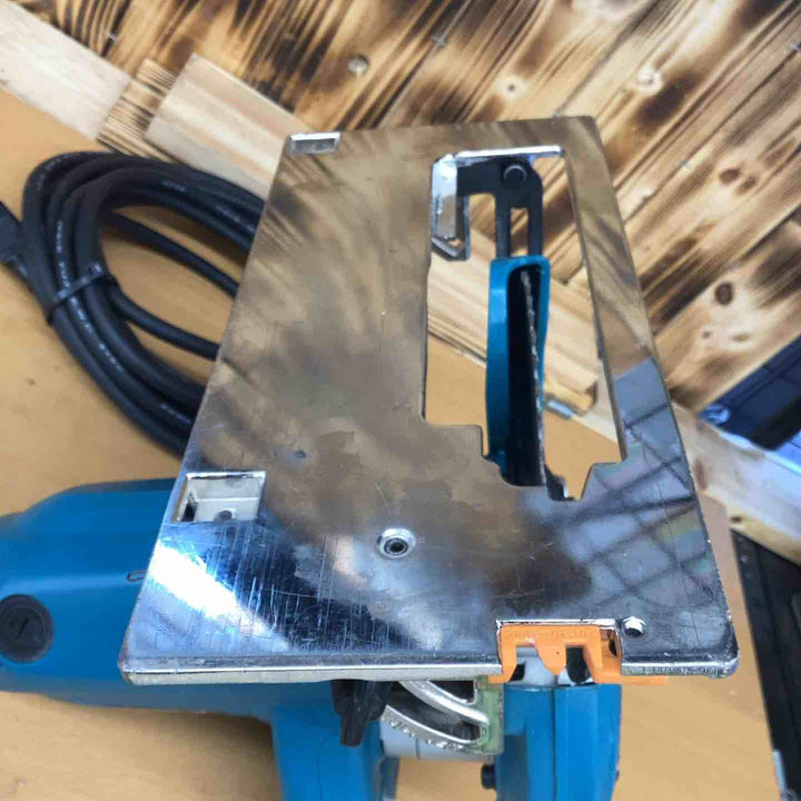 ★マキタ(makita) 電気マルノコ 5637BA【越谷店】