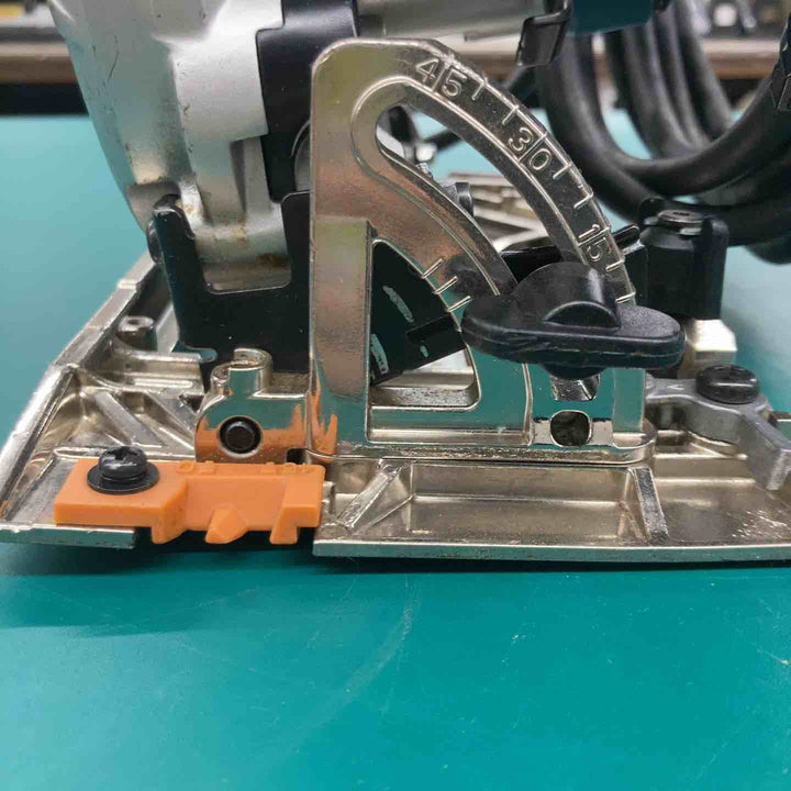 ★マキタ(makita) 電気マルノコ HS6301　ブレーキの効き弱め　本体のみ【戸田店】