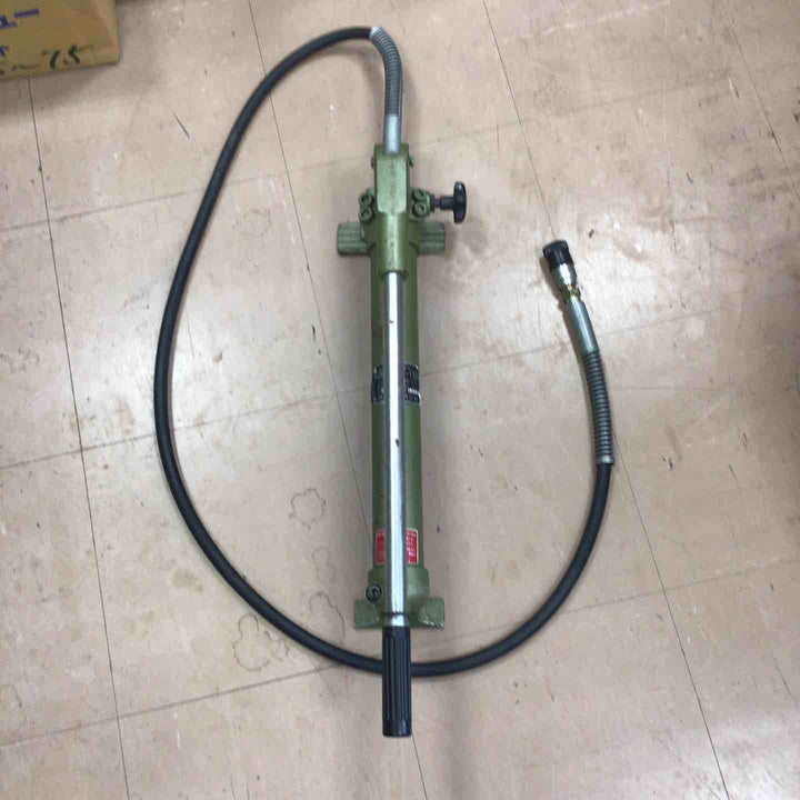 【店頭受取り限定】産機興業 手動油圧ポンプSP-1 25～75までのシュー6個付き ダイスあて2個【草加店】