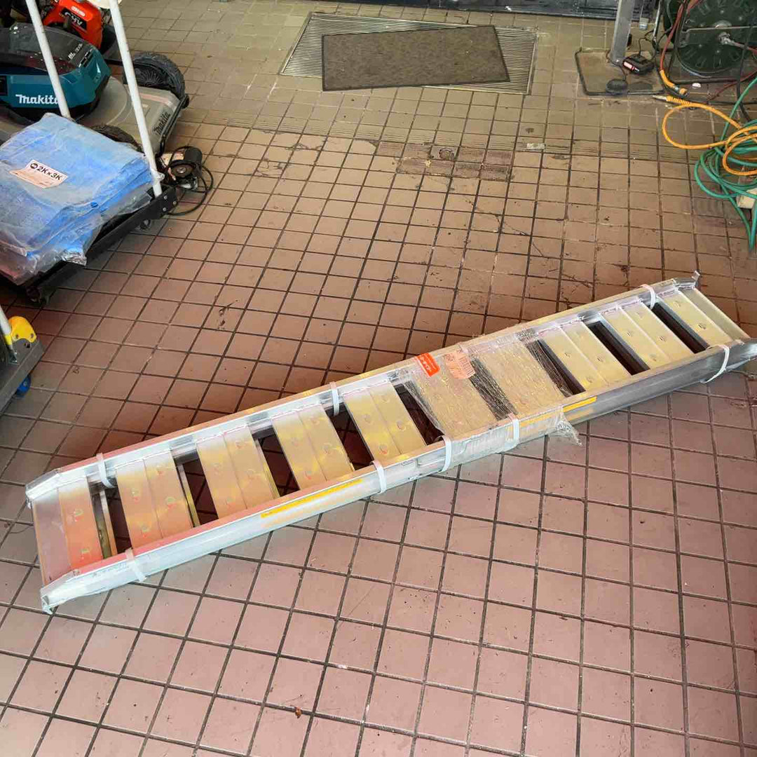 【店頭受取り限定】ALUMIS アルミブリッジ ABS型 180センチ25センチ 0.5トン×2本（1トン相当）【草加店】