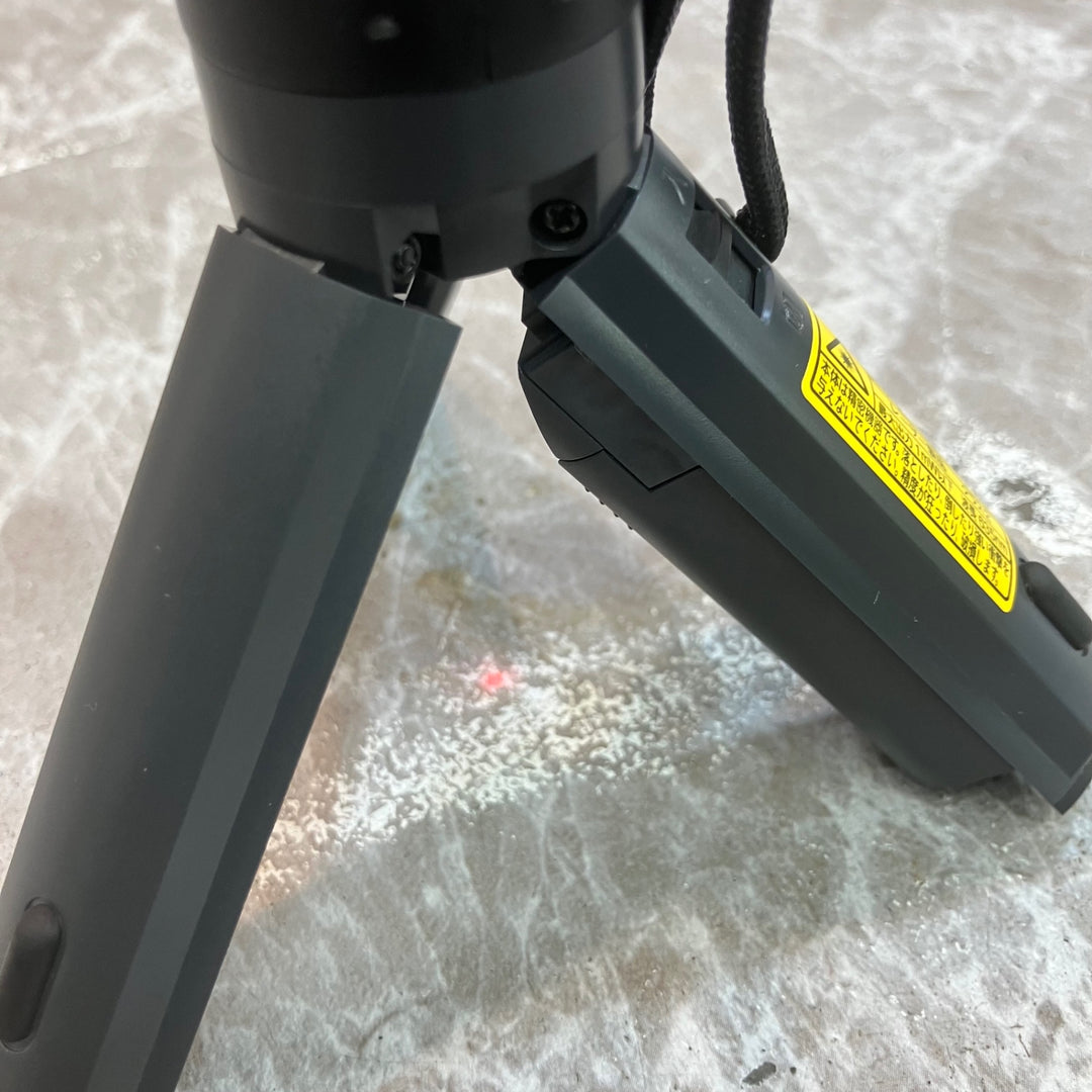 ◇Panasonic パナソニック レーザー墨出し器 墨出し名人 十字・地墨 BTL1100B【八潮店】