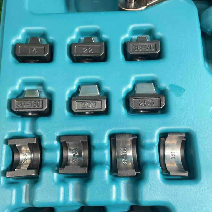 マキタ(makita) コードレス圧着機 TC300DRG【藤沢店】