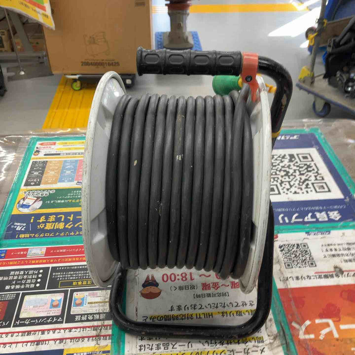 ◇マキタ(makita) 防雨・防じんコードリール A-48234 アース線にダメージ有【戸田店】