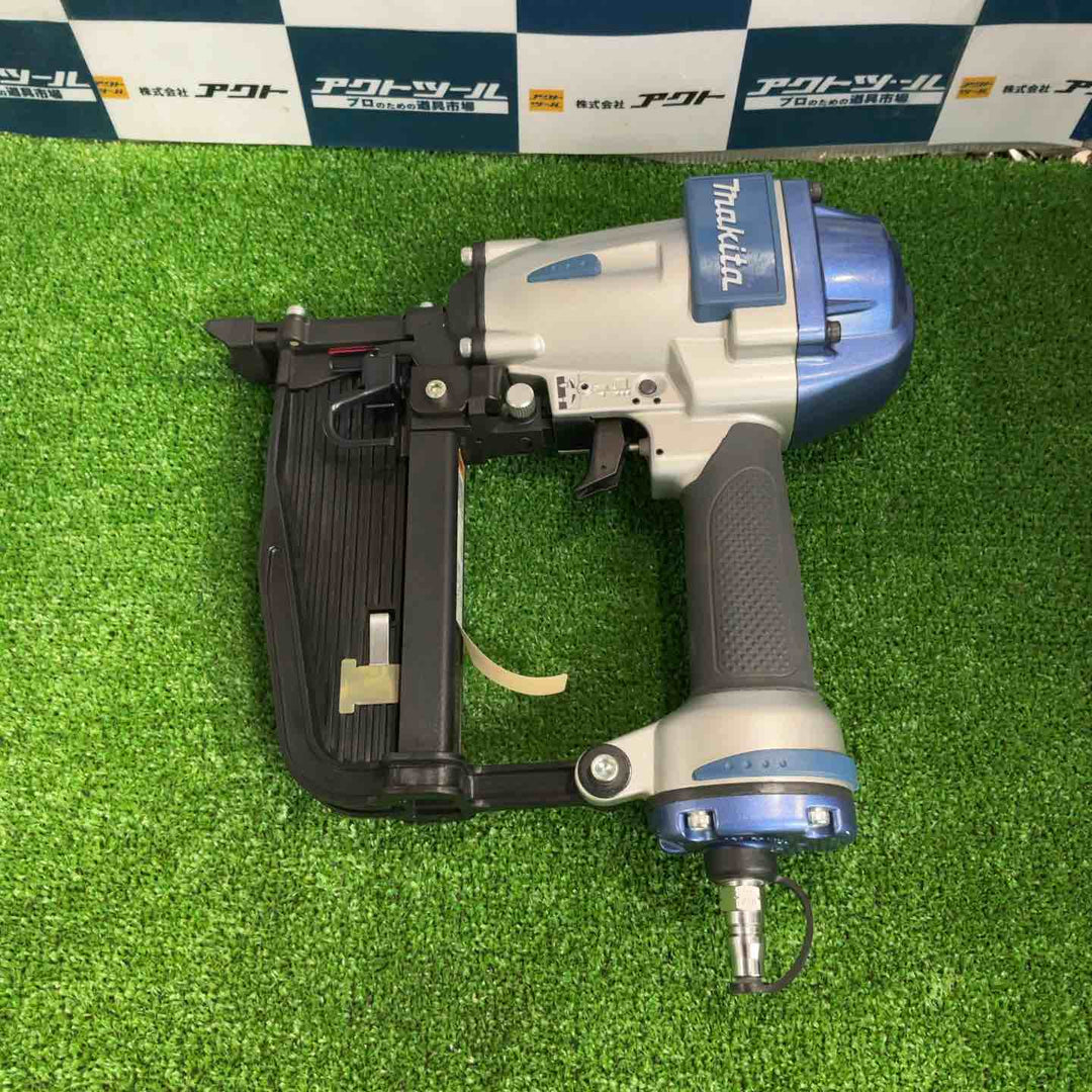 ☆マキタ(makita) 常圧フロアタッカー AT1150B【草加店】