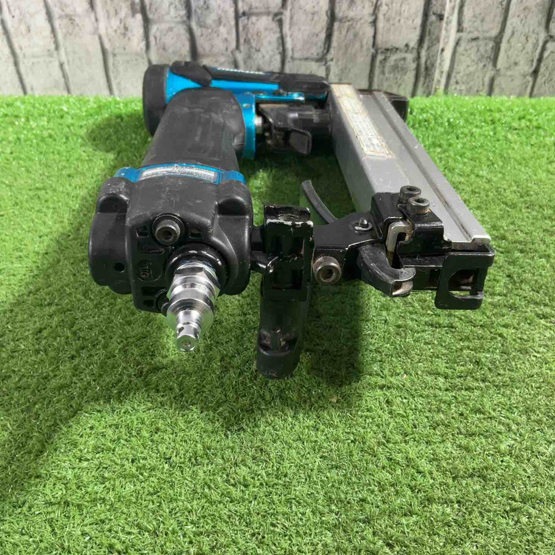 マキタ(Makita) 10mm高圧エアタッカ 青 AT1025HBM【川口店】
