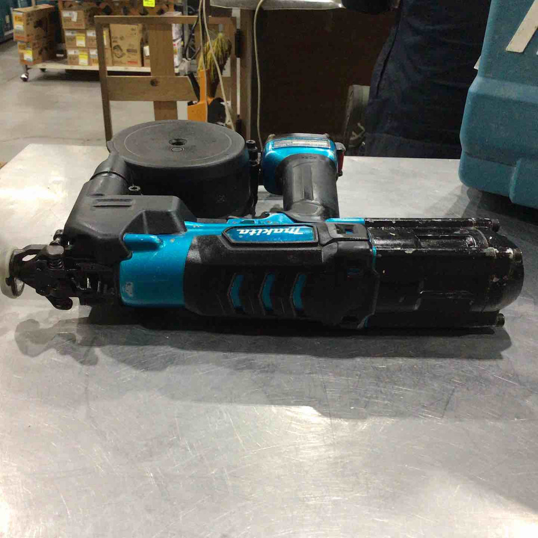 ★マキタ(makita) 高圧エアネジ打ち機 AR411HRM【川口店】