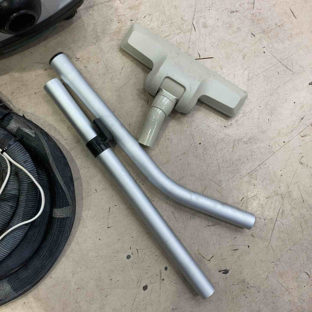 ★マキタ(makita) コードレス集じん機 乾湿両用 VC860DZ【町田店】