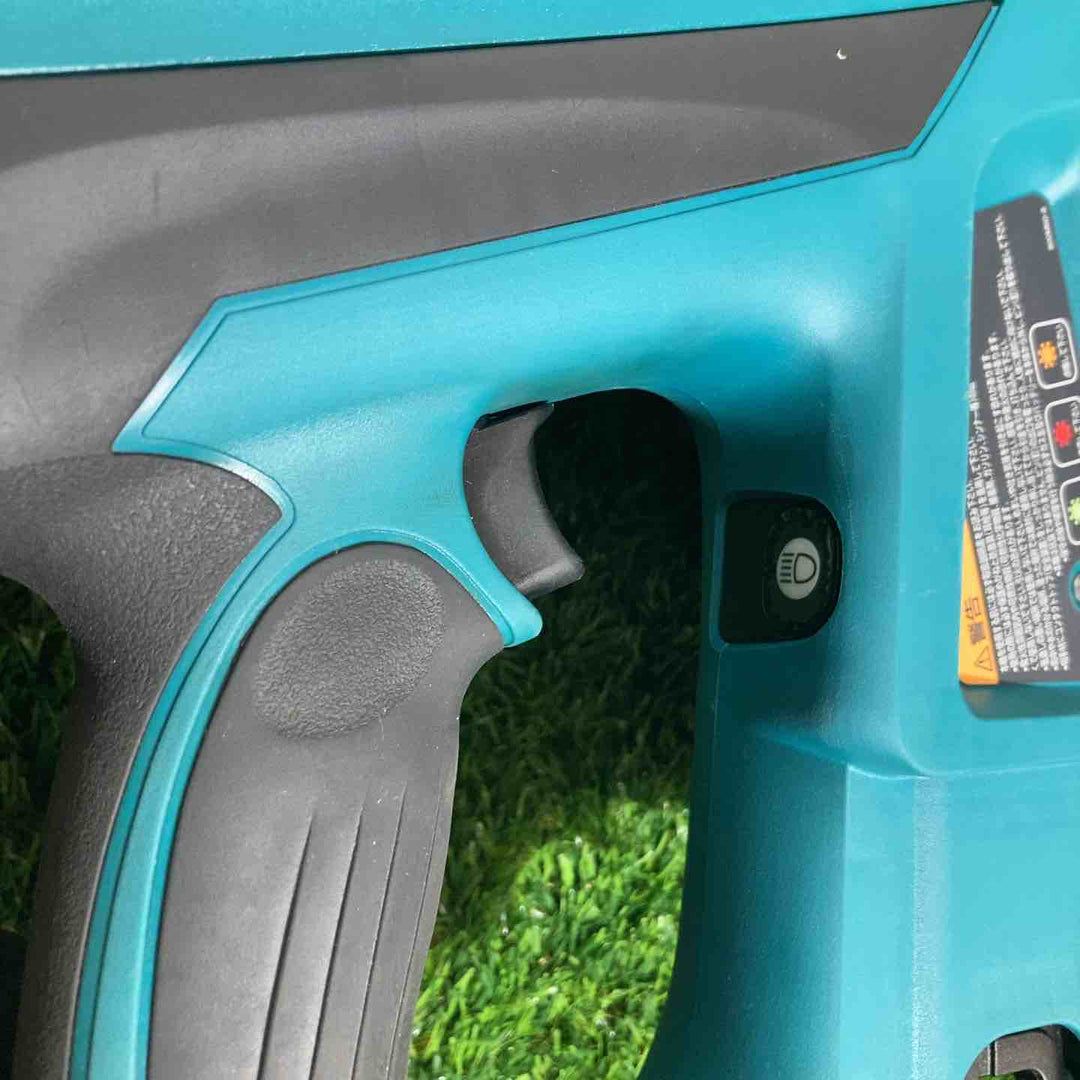 ★マキタ(makita) コードレスコンクリート用ガスピン打ち機 GN420C　バッテリー充電器、ガス、弾付属【戸田店】