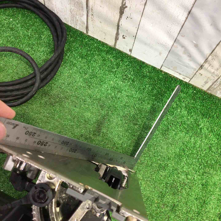 HiKOKI(旧日立工機) 深切り電子丸のこ のこ刃径165mm 1050W 逆5゜傾斜切断機構 切込み深さ調整機構 LEDライト付 グリーン C6MEY(S)【町田店】