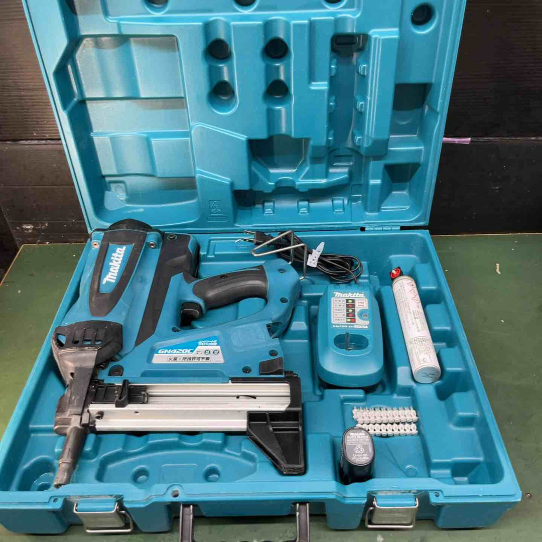 ★マキタ(makita)7.2V コードレスコンクリート用ガスピン打ち機 GN420C 本体+ケース+充電器+バッテリー【戸田店】