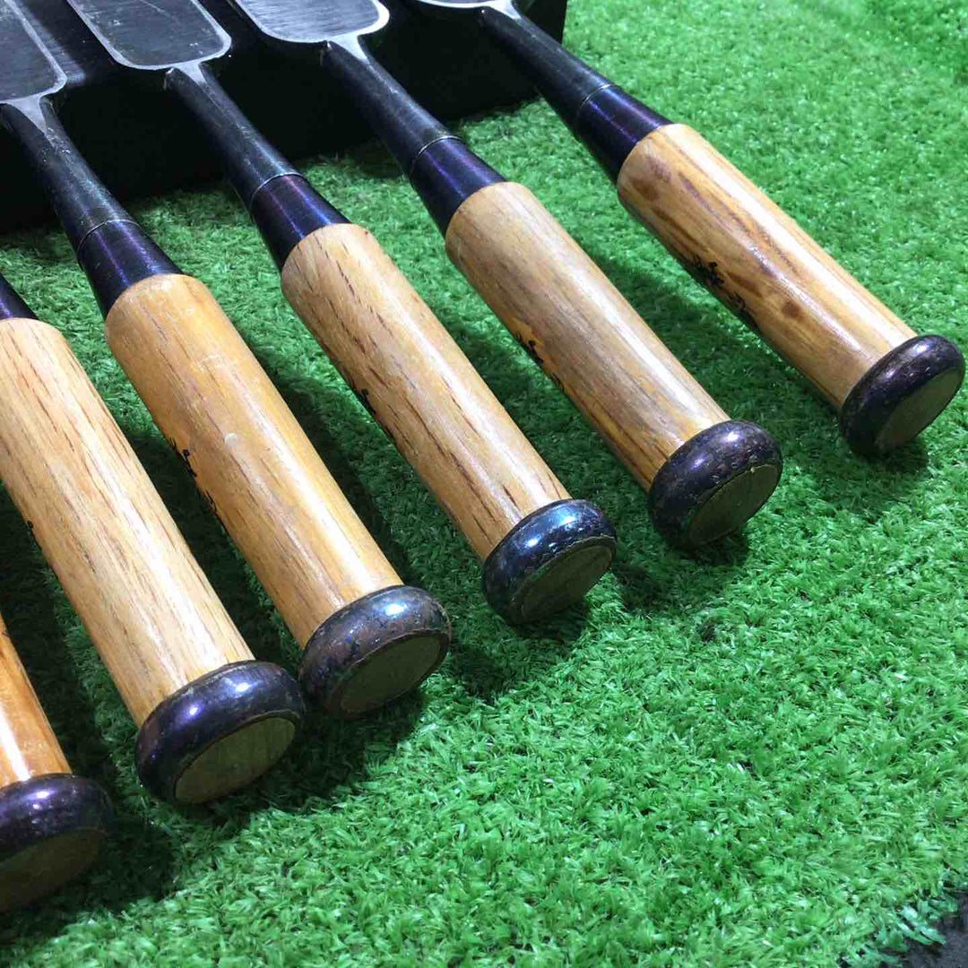 由弘 別誂追入鑿10本組 箱付属 刃の欠けている箇所あります。 【川口店】