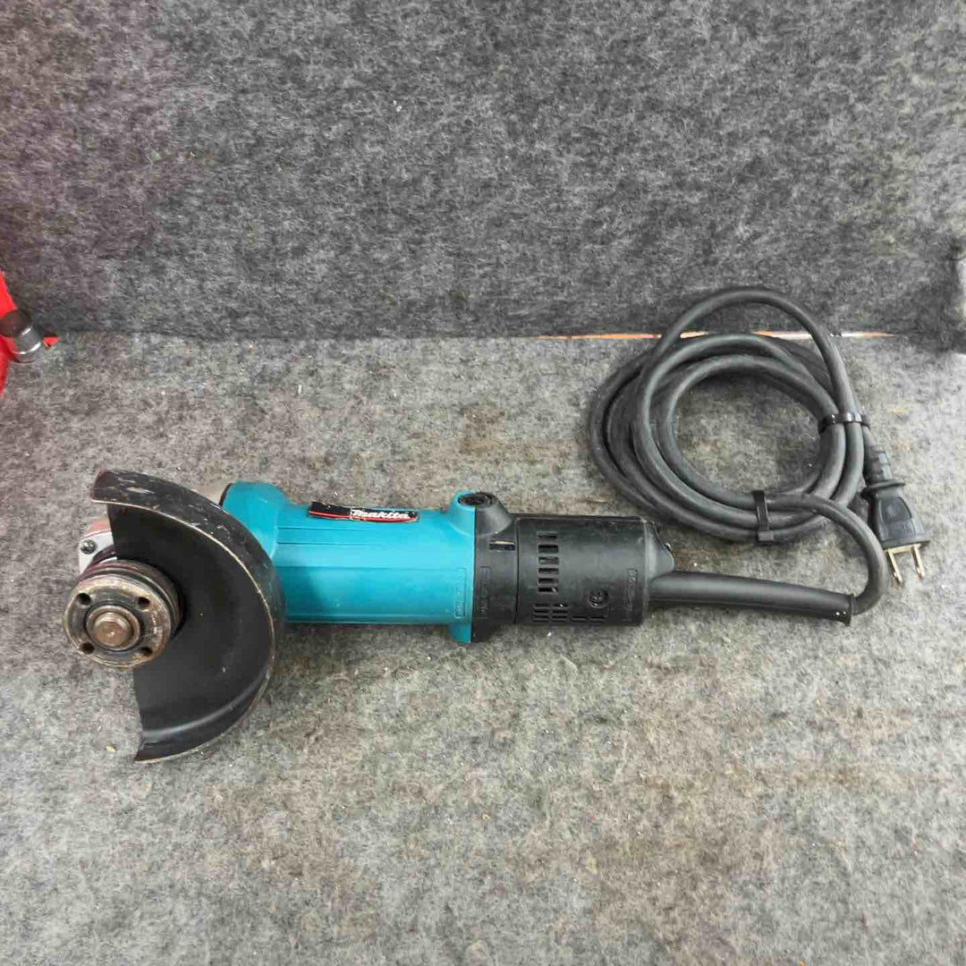 ☆マキタ(makita) 125mm ディスクグラインダ 9535B【鴻巣店】