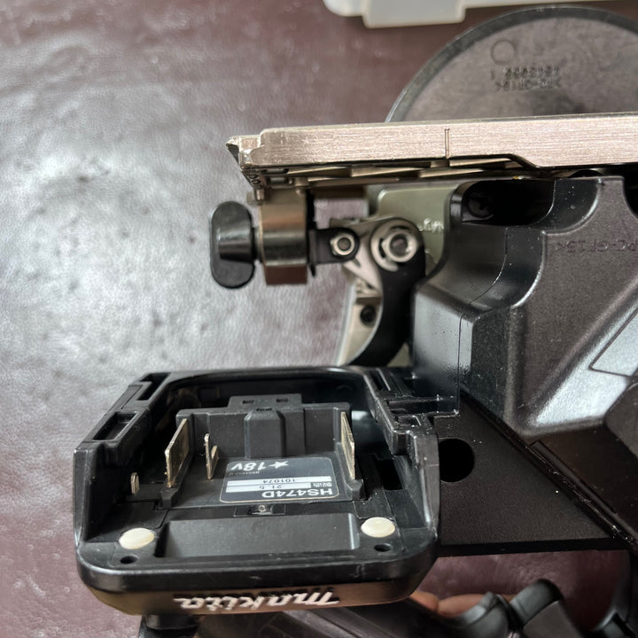【中古品】★マキタ(makita) コードレス丸のこ HS474DRGXB【東大和店】
