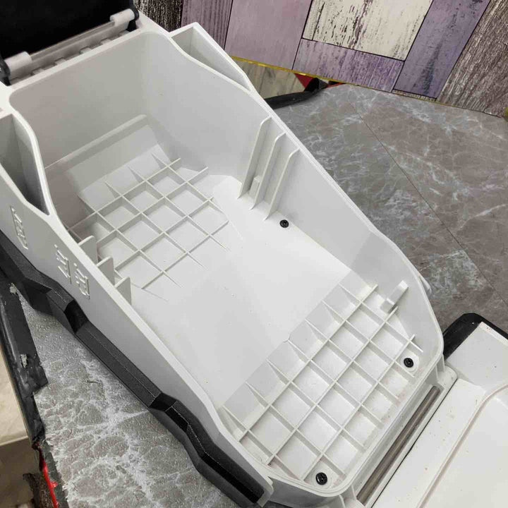 ◇マキタ(makita) コードレスラジオ MR001GZW【八潮店】