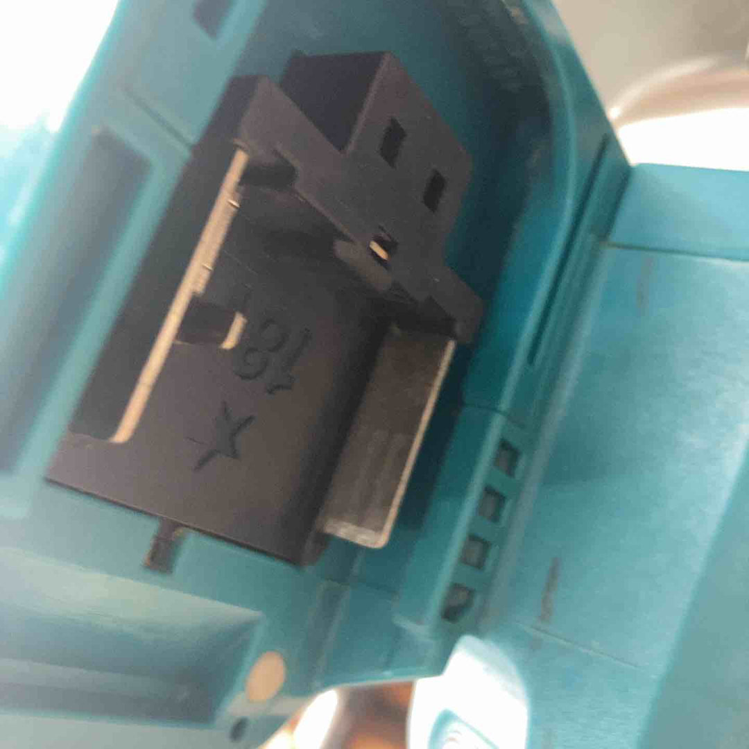 【中古品】マキタ(makita) コードレス丸のこ HS631DZ【所沢店】