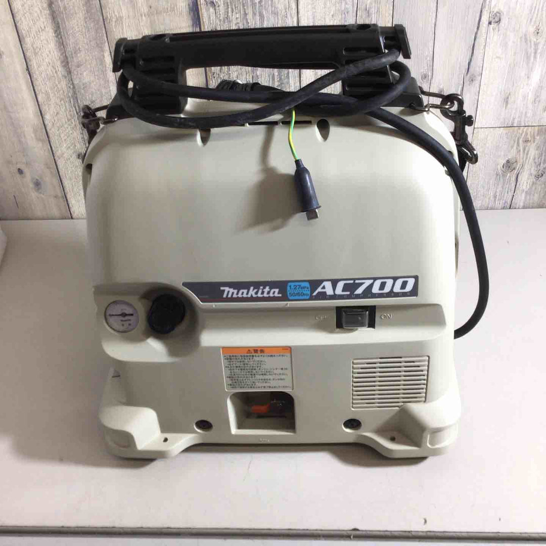 ★マキタ(makita) エアコンプレッサー AC700【戸田店】