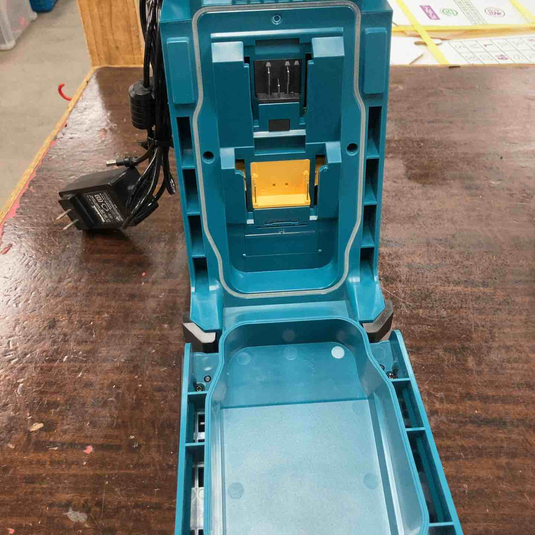 ★マキタ(makita) コードレスラジオ MR113【川崎店】