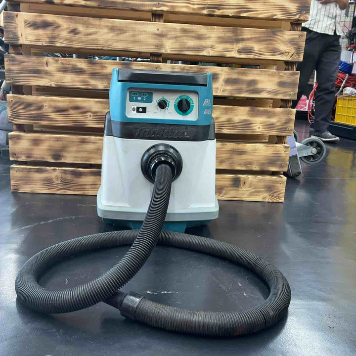 マキタ(makita) 粉じん専用 コードレス集じん機 VC157DZ【藤沢店】