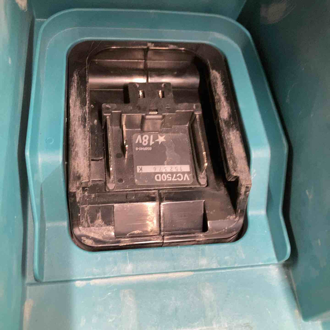 ★マキタ(makita) 18Vコードレス集じん機 乾湿両用 VC750DZ　18v対応【戸田店】