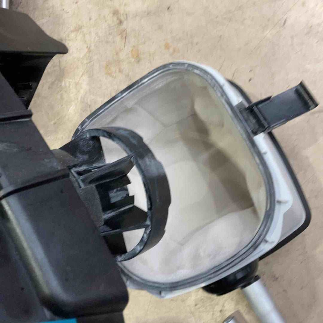 ★マキタ(makita) コードレス集じん機 乾湿両用 VC860DZ【町田店】