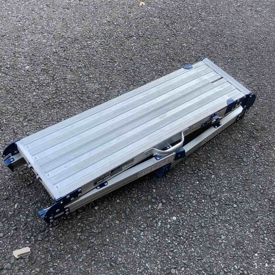 【店頭受取り限定】◇ピカ(Pica) 4脚アジャスト式天板スライド式足場台 DWV-S86A【所沢店】