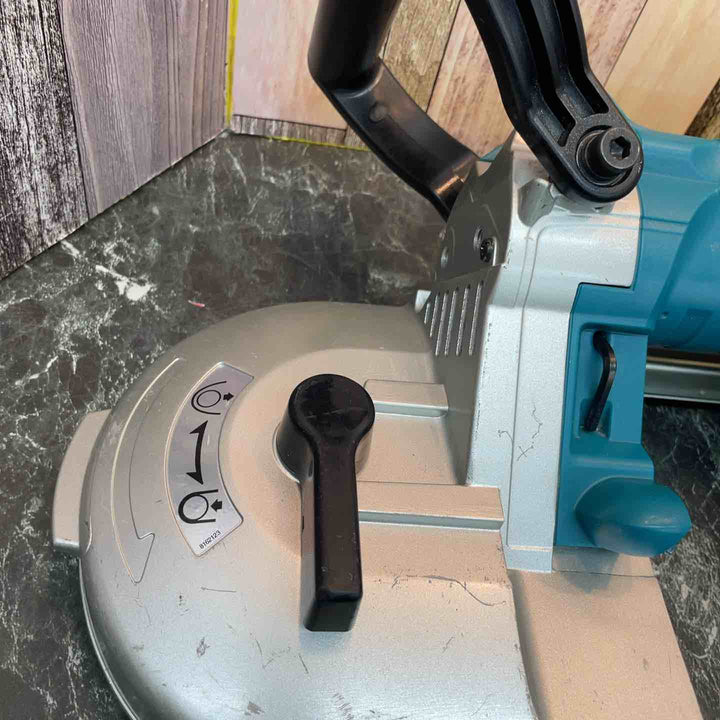 ★マキタ(makita) コードレスバンドソー PB180DZ【八潮店】