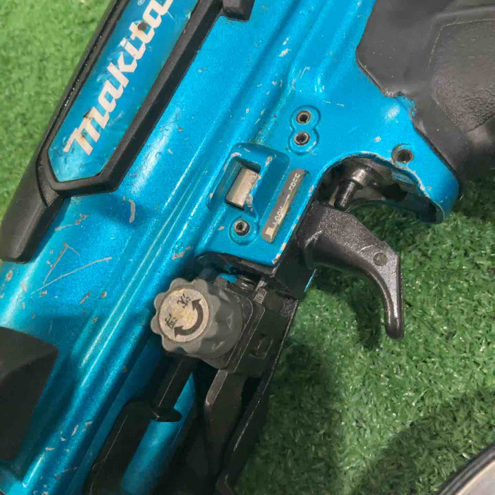 ★マキタ(makita) 高圧エアネジ打ち機 AR411HRM 動作確認済【川口店】