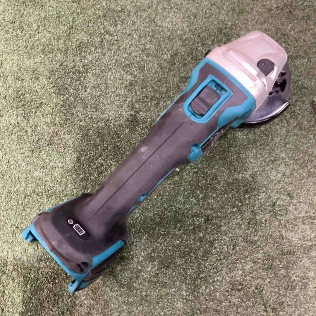 ★マキタ(makita) 100mmコードレスディスクグラインダ GA404DRGXN 18V 動作確認済【川口店】