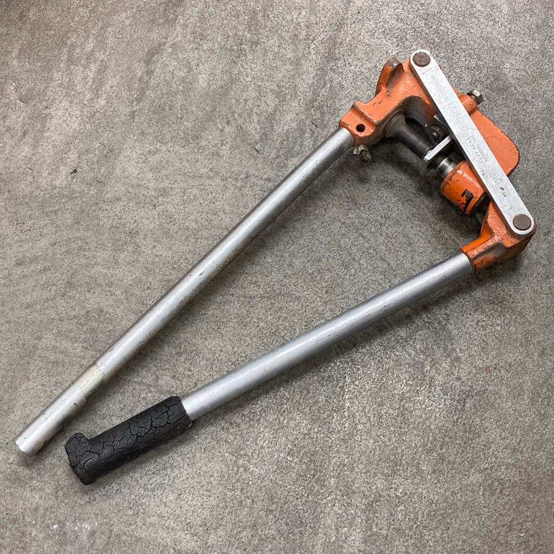 〇ネグロス電工 パンチャ MAK-D チャンネル穴あけ工具 MAKD【川崎店】