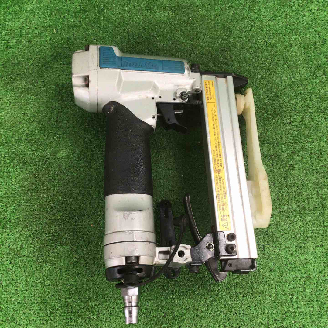 ★マキタ(makita) 常圧エアタッカ AT425AK【川崎店】