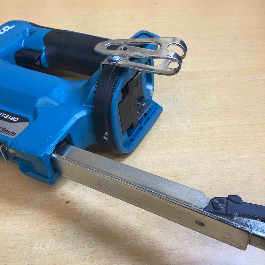 ◇マキタ 充電式タッカー ST312DZ【越谷店】