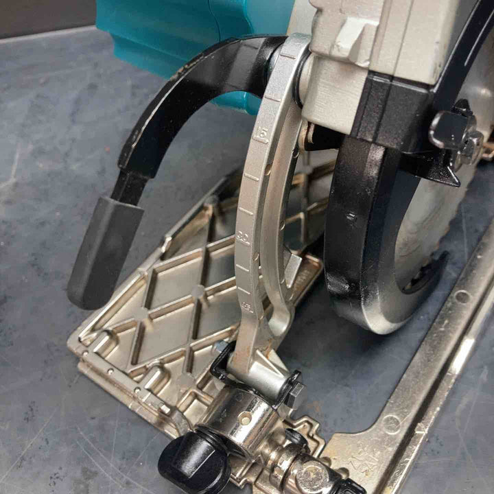 ★マキタ(makita) コードレス丸のこ HS474DZ【川越店】