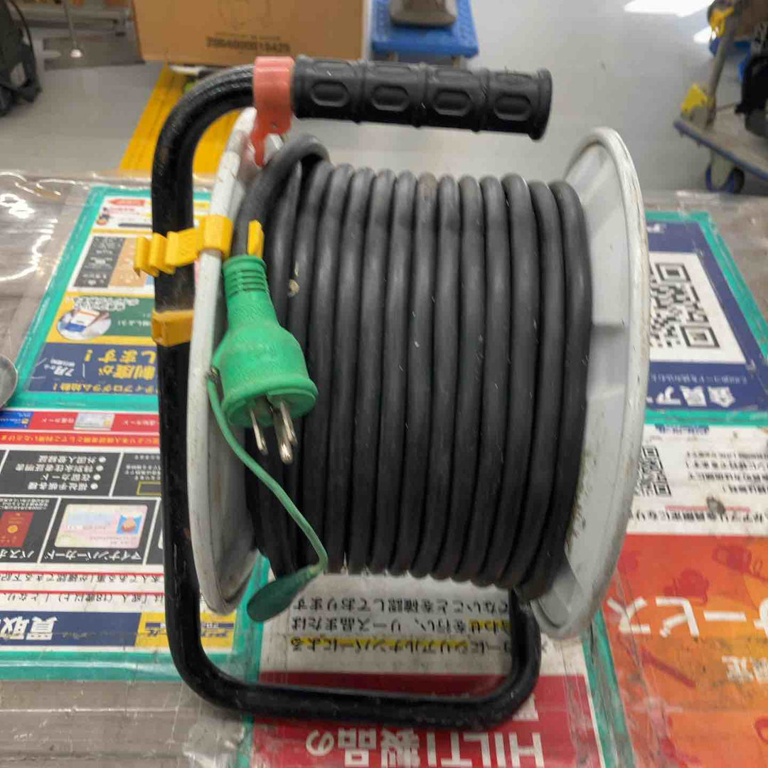◇マキタ(makita) 防雨・防じんコードリール A-48234 アース線にダメージ有【戸田店】